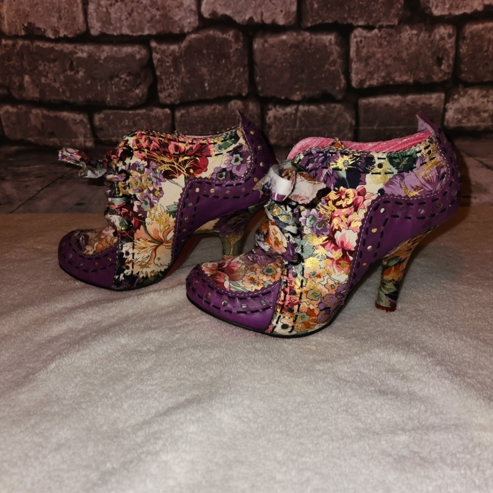 Floral cottage core vintage retro styled shoes